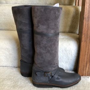 Beautiful grey italian furry boots